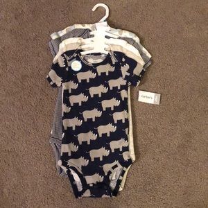 Carter’s set of 5 onesies / bodysuits. 24month Boy